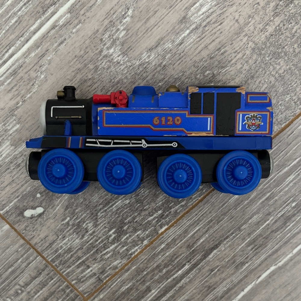 Wooden Belle - Picture 8 of 8